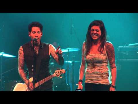 MXPX - Move To Bremerton - Chick Magnet (Live @ Pouzza Fest 2013)