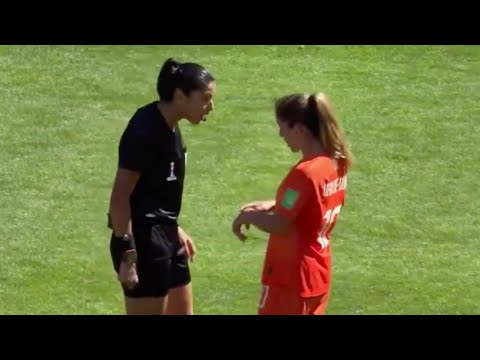 daniëlle van de donk being feisty for 3 minutes and 15 seconds