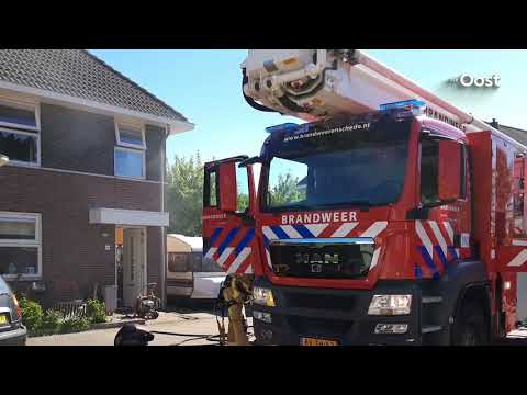 Buurtbewoner gewond tijdens blussen brand bij buren in Glanerbrug
