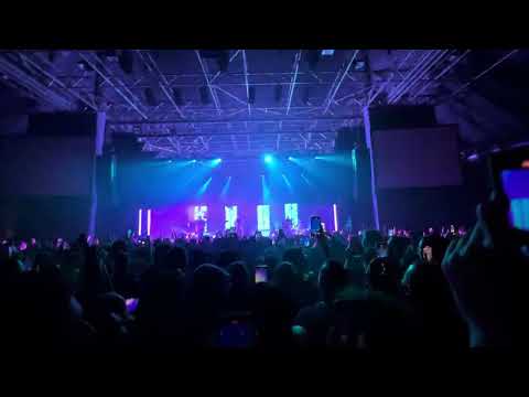 Fulminacci - Tommaso (live @TeatrocartierecarraraFirenze ) "Blink-182 style"