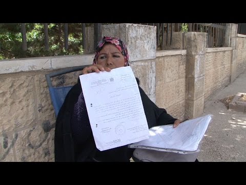 رام الله المحتله :شاهد..فيديو: المعلمه سعدية جوابرة .. العودة إلى العمل أو الموت في ساحة الاعتصام !!