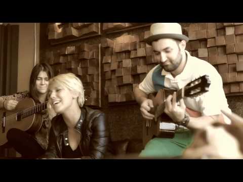 Smiley (guitar) Sore (voice) - Different LIVE ACOUSTIC PERFORMANCE