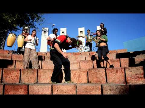 Manu Da Banda - Cucharita Calientita (Video Clip)