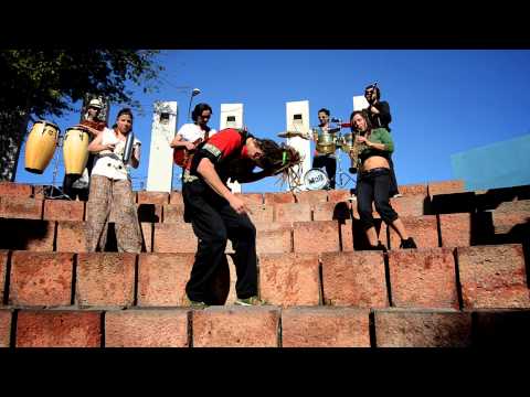 Manu Da Banda - Cucharita Calientita (Video Clip)