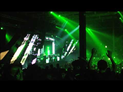 Ummet Ozcan Martin Roth & Alex Bartlett vs Cosmic Gate - Fire Wire Off The Box ASOT600 BEIRUT