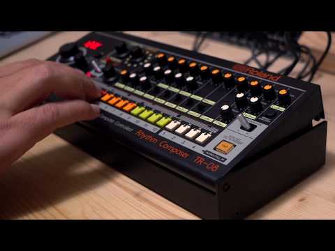 Roland TR-08 / Creating a pattern and testing the single-outs (Riamiwo StudioVlog 60)