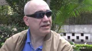 Autor cego se inspira em Vinícius de Moraes; veja entrevista