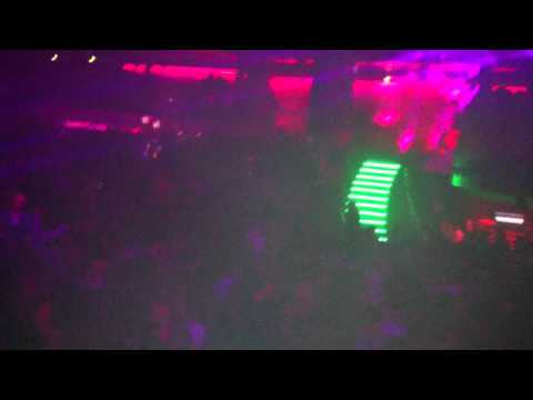 Benjamin Grey's played Sending my freinds love (Warren Fellous bootleg) @ mix club (Paris)