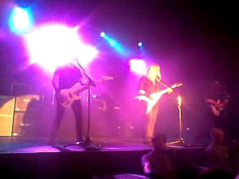 Escuchen «Public enemy no.1» el nuevo tema de Megadeth.. De todo hay