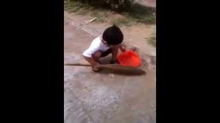 preview picture of video '2 year old boy AARAV cleaning his streets. Let's join hands together for #CleanIndiaCampaign'