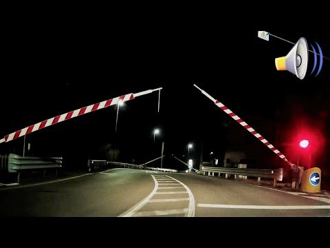 Passaggio a livello Vallerana, treno in transito fino alla Regione Gattera # railroad crossing