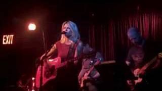 Chrissy and band singing her song 'Honestly' at The Sidewalk Cafe, NYC