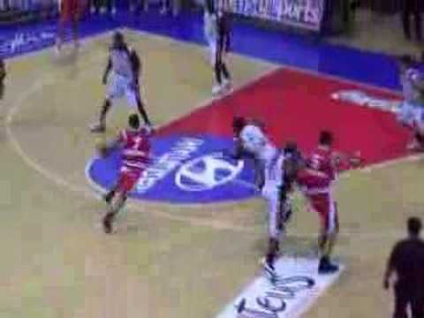 22 26-10-07 Luik-BCO - Brunner rondt mooie actie af met scor