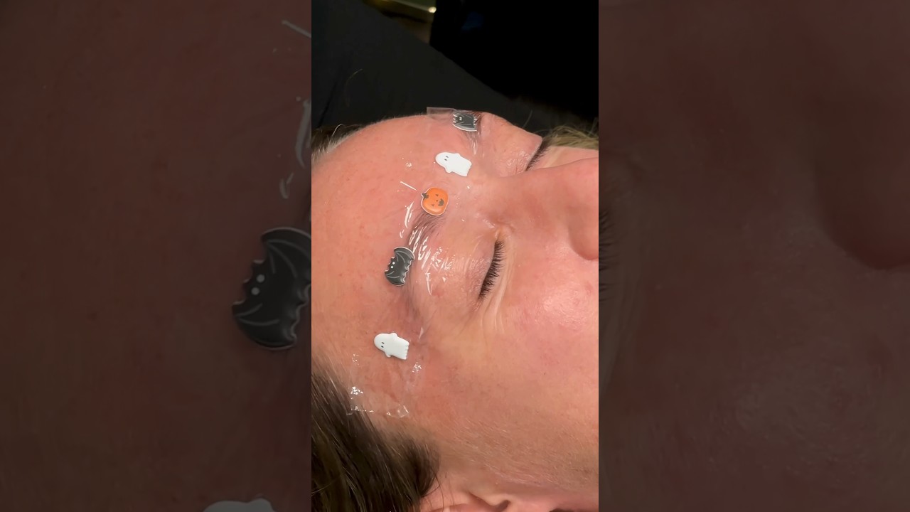 Brow lamination, wax & tint 👻🎃🕸️🦇 #browlamination #browtinting