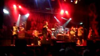 El alcatraz - Karamelo Santo - Groove - 03/03/12