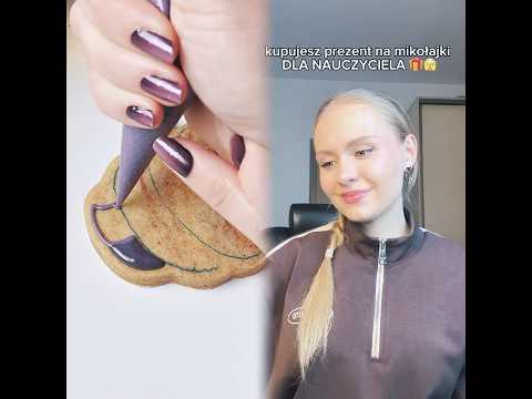 kupujesz prezent na mikołajki DLA NAUCZYCIELA 🫣 #comedy