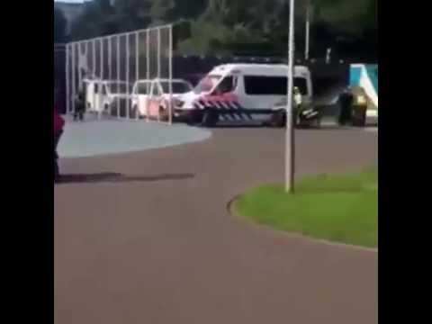 Politie agent valt op zn bek achtervolging