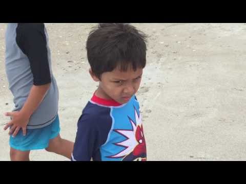 Wrightsville Beach, N.C. Cer înnorat, vânticel. Dar berea-i rece