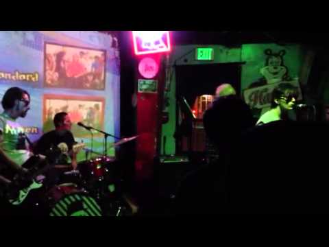 The Billy Bones (ex Skulls) live at The Tower Bar, San Diego