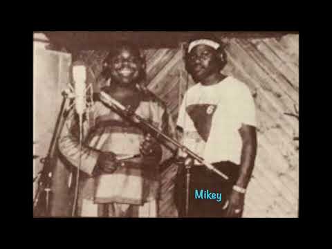 Farley "Jackmaster" Funk & Jesse Saunders feat. Darryl Pandy (R.I.P) - Love Can't Turn Around