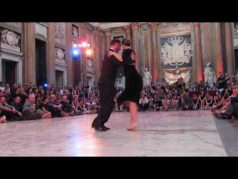  Fausto Carpino  and  Stephanie Fesneau  are  dancing  to  the  vals  or  milonga  "  De Antano  "  at  Genova Festival Bravo  in  2018
