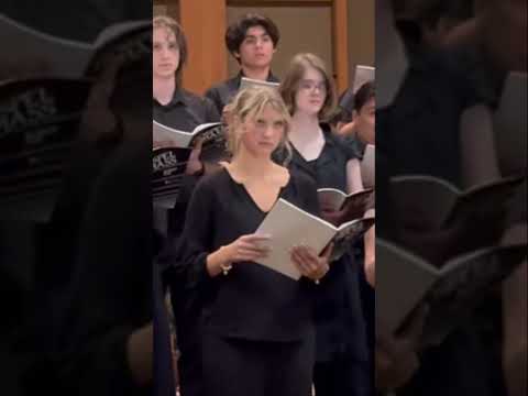 Surprised gospel choir member.... Amen! #singer #choir #singing #singing #churchmusic #music