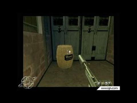 TimeSplitters 2 GameCube Gameplay - Shooting alcohol, nice