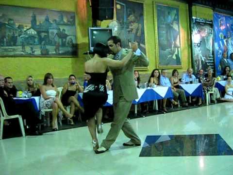  Daniel Nacucchio  and  Cristina Sosa  are  dancing  to  the  tango  "  Pensalo Bien  "