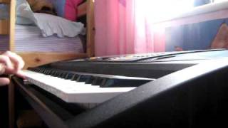 Me playing if you can&#39;t dance by Same Difference on the keyboard