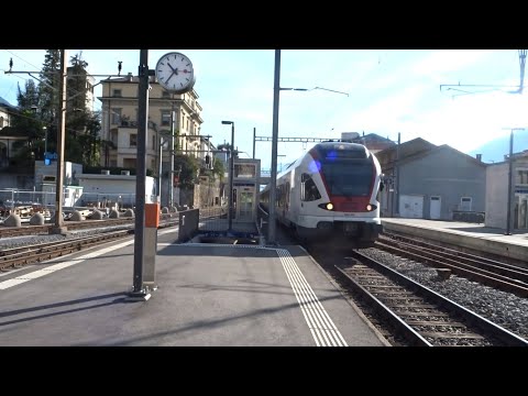Einfahrt der S20 nach Castione-Arbedo am Bahnhof Locarno