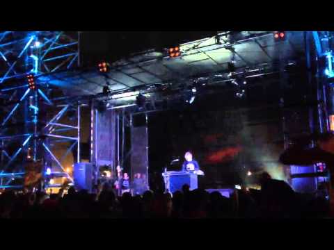 Busy P - Ed Banger Megamix Part 4 - Live @ Hard Summer Festival; 8-4-13 in HD