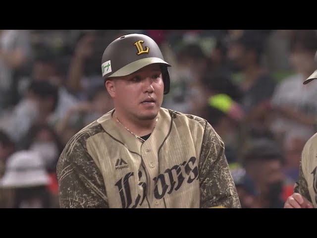 【1回裏】巧みなバット捌き!! ライオンズ・山川穂高がレフトへ先制のタイムリーヒットを放つ!! 2022年8月19日 埼玉西武ライオンズ 対 オリックス・バファローズ