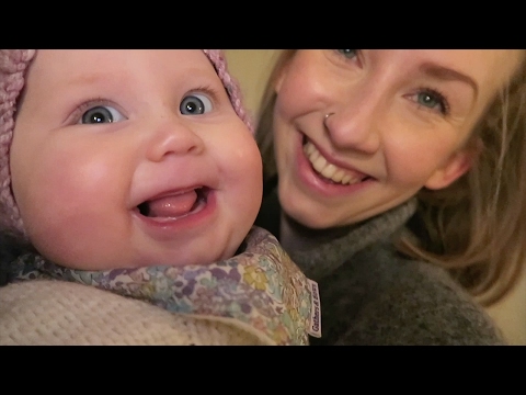 SUPER SMILEY BABY (+ HER FIRST FOODS) | VLOGUARY