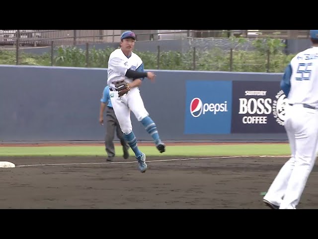 【ファーム】ファイターズ・有薗直輝 ボテボテのゴロを軽快に捌く!!  2024年6月13日 北海道日本ハムファイターズ 対 埼玉西武ライオンズ