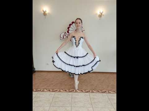 Stage costume F 0486 - video 3