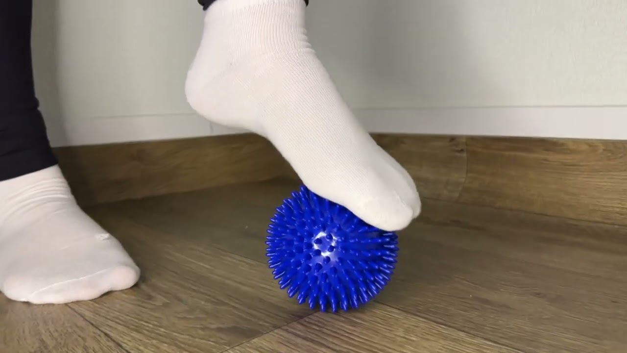 М'яч голчастий Azuni ASA062 (10 см)