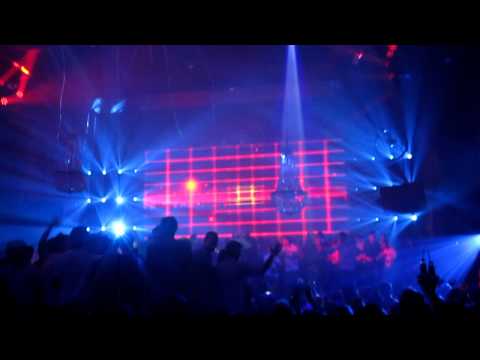 Ferry Corsten @ Ferry Corsten & Sander van Doorn ADE Special 2011 (Delerium - Silence  (W&W Remix)