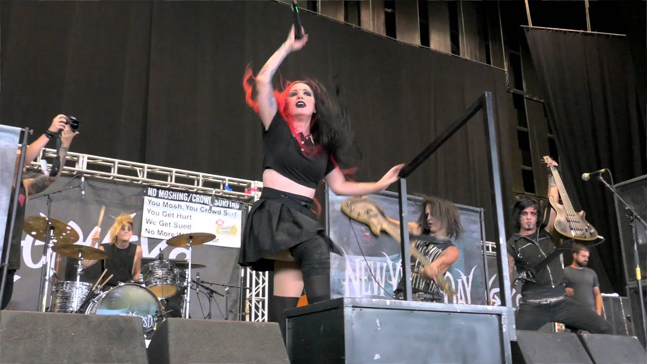 Sennheiser D1 Wireless Artist Spotlight - Ash Costello