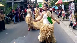 preview picture of video 'Karnaval 17 Agustus HUT RI Ke 69 Wates Sumbergempol Tulungagung Jawa Timur'