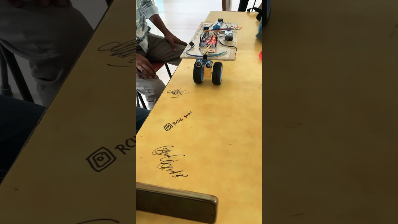 Auto braking system 🤖 #robot #arduino #arduinoproject #project #engineering #mechanicalengineering