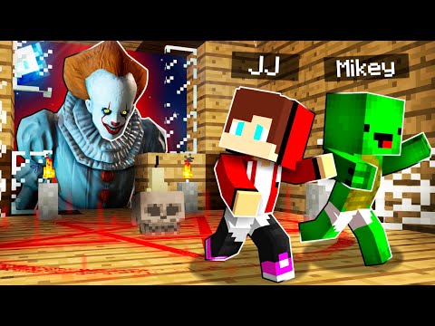 Escape Pennywise at 3:00 a.m. Minecraft!