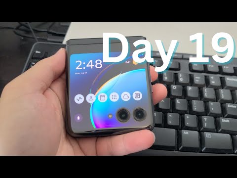 The Moto Razr+ Day 19 -  Design, Phone Charging, External Wallpaper and Ultra Power Saving Mode
