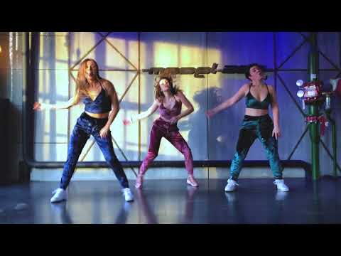 DONGA-GIRLS DANCING TO J CLAUXE  NEW SINGLE OLE