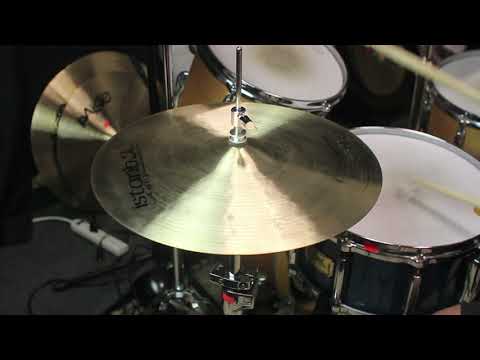Istanbul Agop 15" Traditional Medium Hi Hats - 1157g/1324g