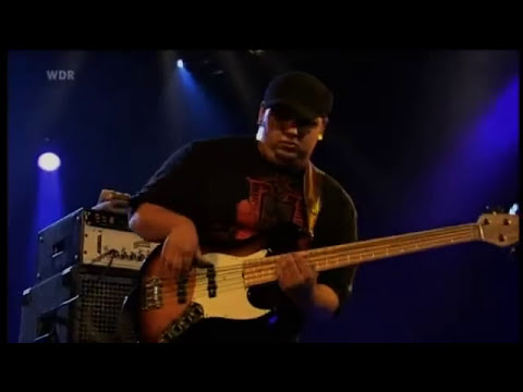 Videoclip de The Way You Treated Me (Live 2007) — Robben Ford