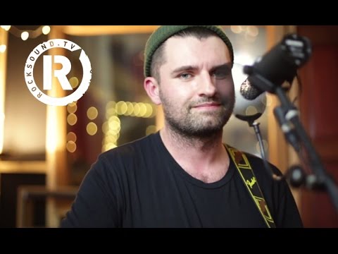 Lower Than Atlantis - English Kids In America (Rock Sound Studio Acoustic)