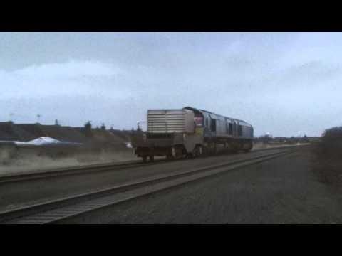 Prestatyn 9.1.2015 - DRS Class 66 66424 & 66421 on Valley flasks - RARE
