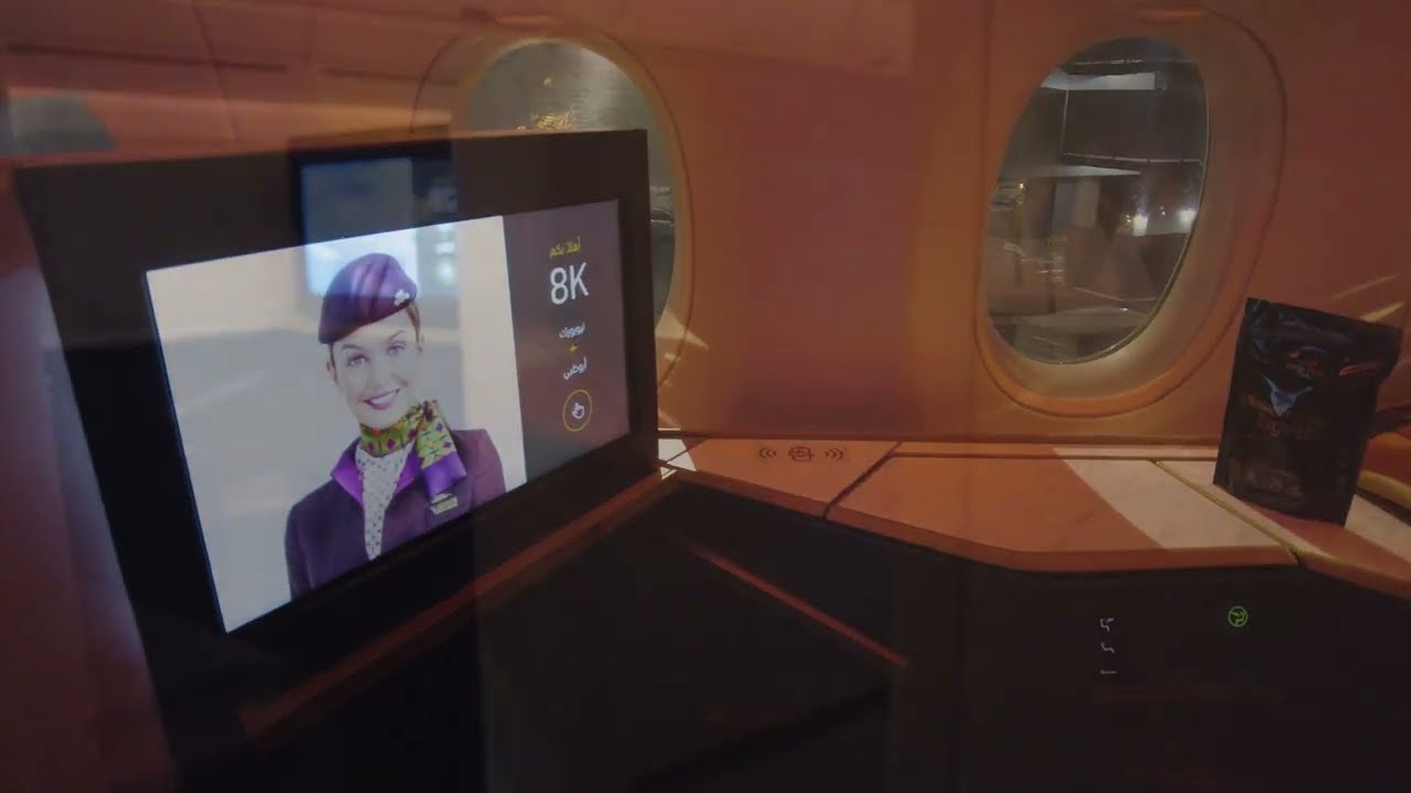 Etihad Airways First & Business Class Lounge thumbnail
