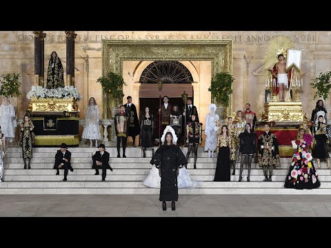 Siracusa 2022: Dolce&Gabbana Alta Moda Fashion Show in Piazza del Duomo