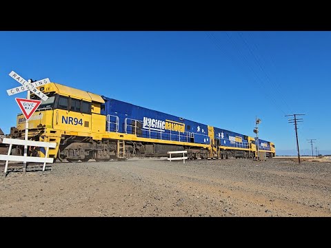 1PM5 PN up "Linfox Express" (NRs 122, 53, 94), Perth to Melbourne, 1823, 19/2/25, Murtoa South VIC